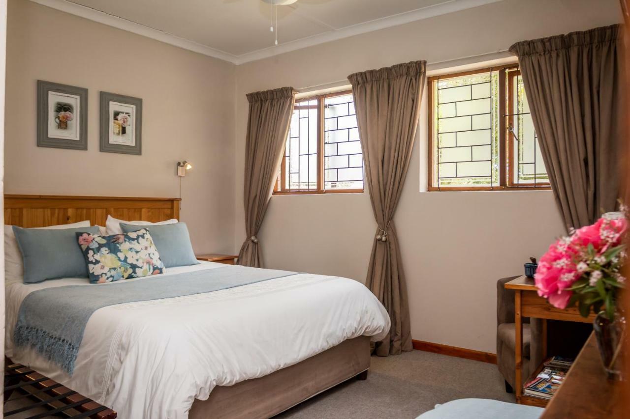 Jenny'S Guest House Grahamstown Esterno foto