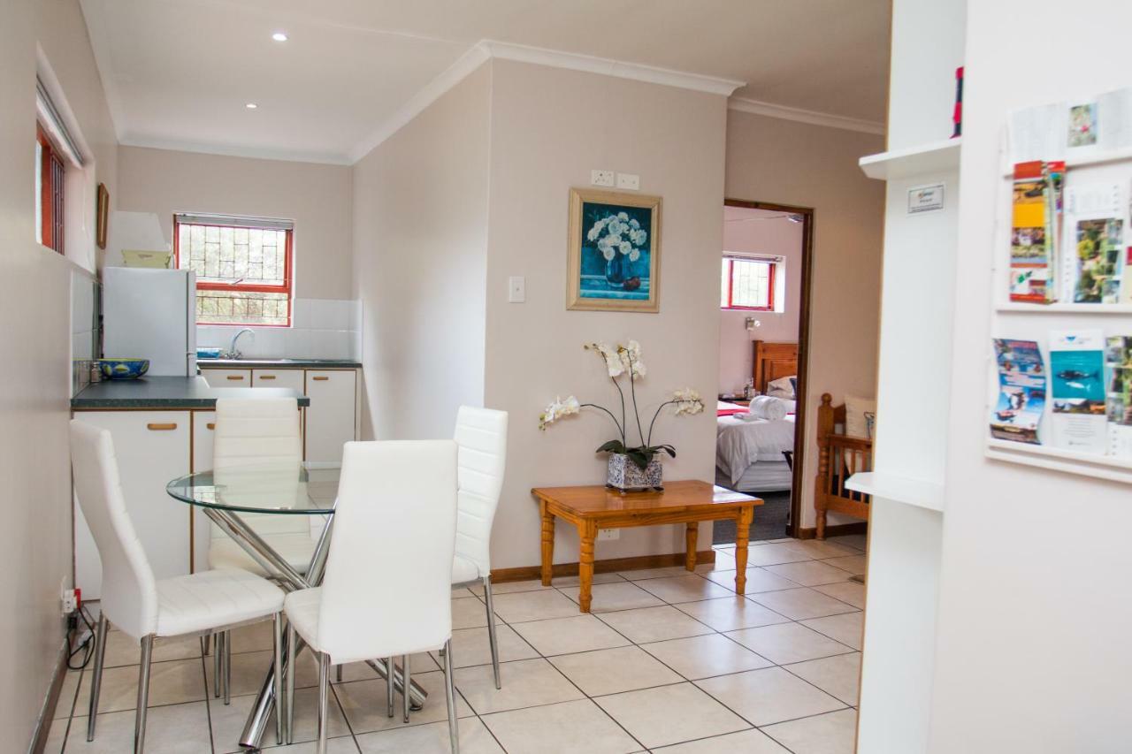 Jenny'S Guest House Grahamstown Esterno foto