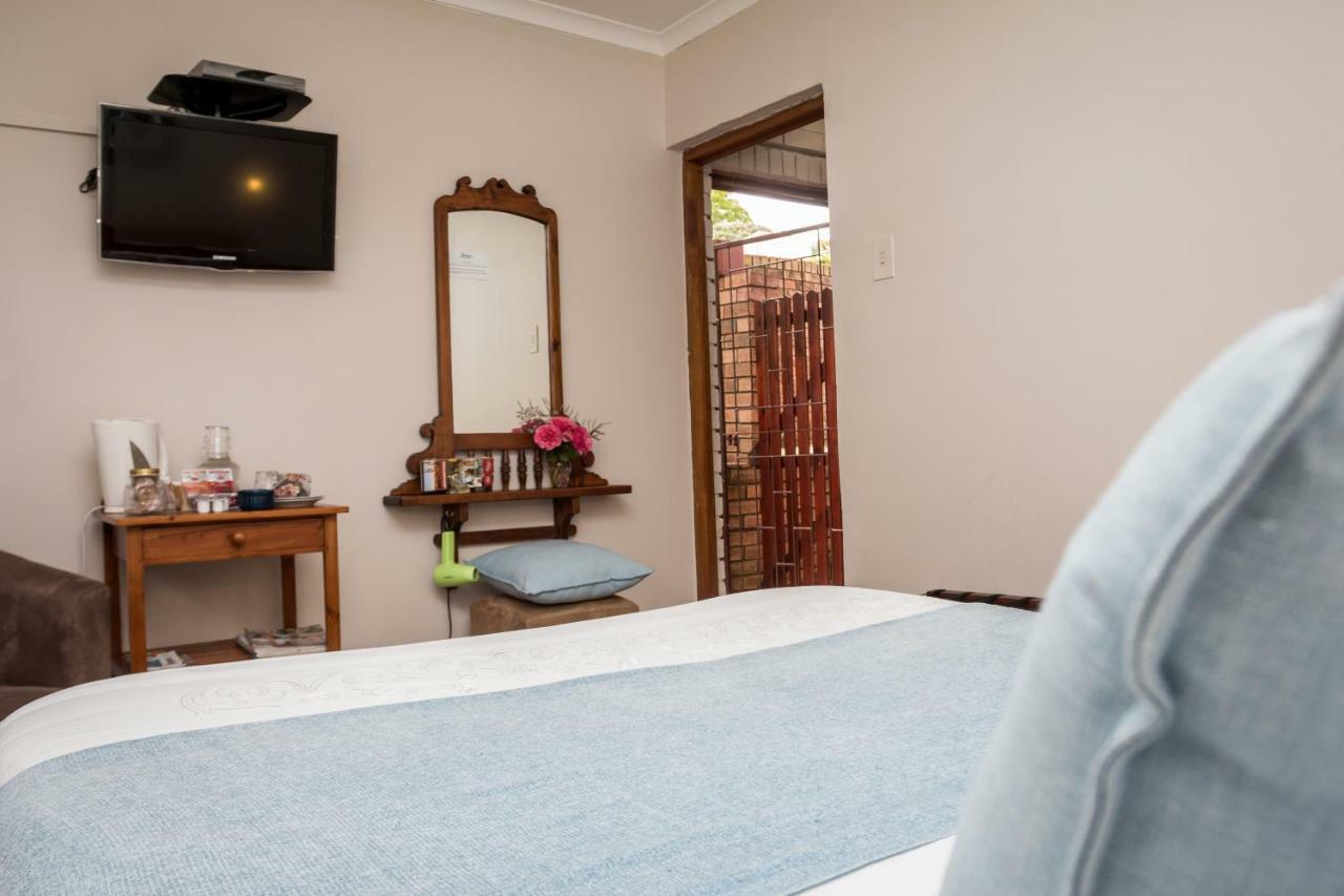 Jenny'S Guest House Grahamstown Esterno foto