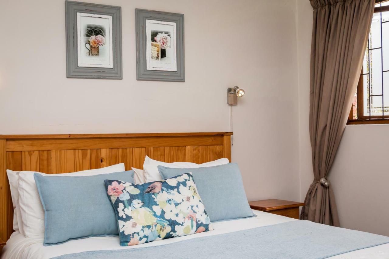 Jenny'S Guest House Grahamstown Esterno foto
