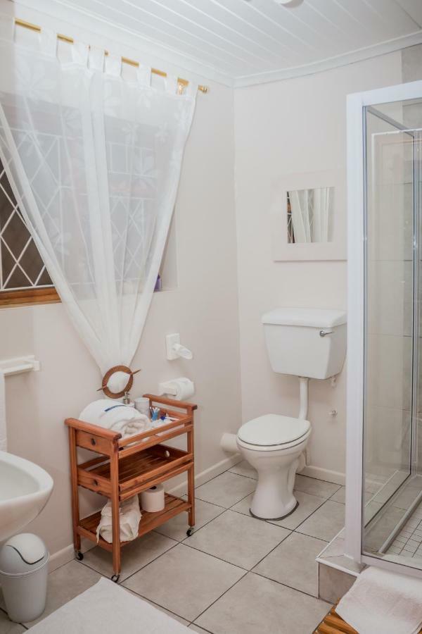 Jenny'S Guest House Grahamstown Esterno foto