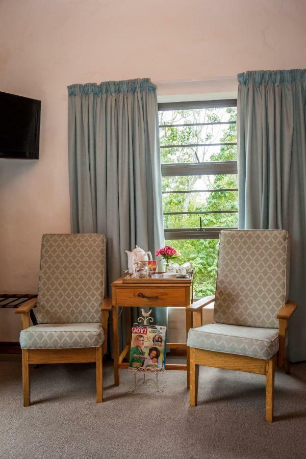 Jenny'S Guest House Grahamstown Esterno foto